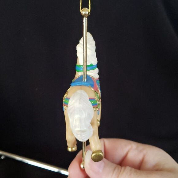 Vintage Avon Carousel Ornament Gallant Steed in Original Box - Picture 3 of 9